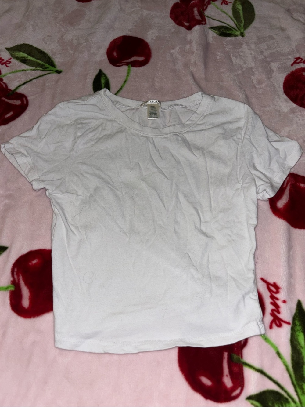 white cropped basic top